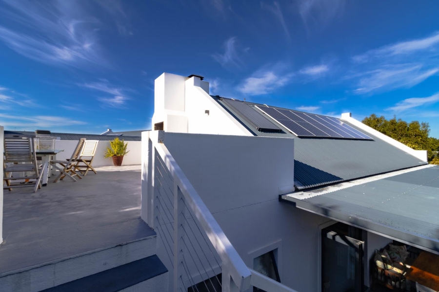 2 Bedroom Property for Sale in Sandbaai Western Cape